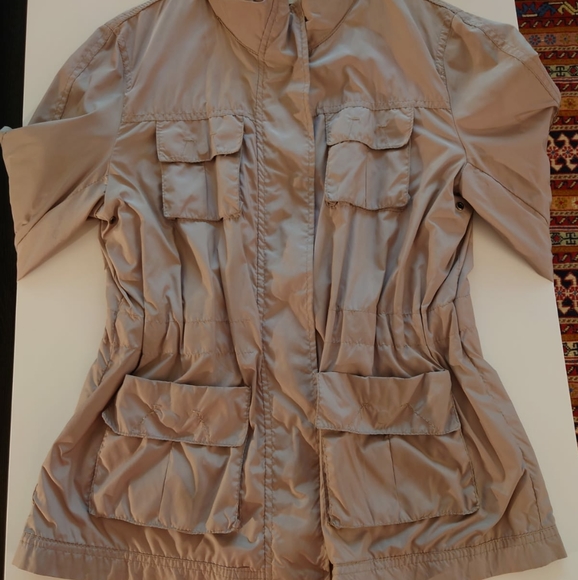 Light Raincoat - Picture 5 of 10